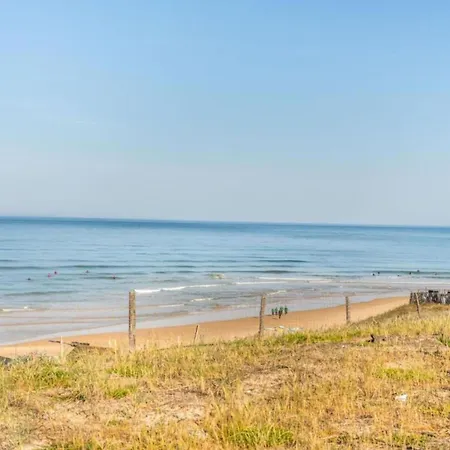 With A Private Pool At 2 2 Km From Sea Vila Lacanau
